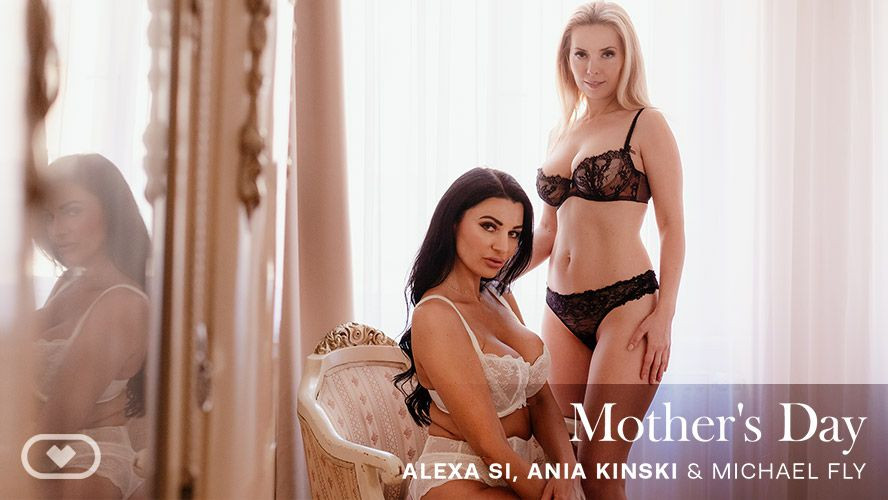 Mothers Day: Alexa Si, Ania Kinski Slideshow