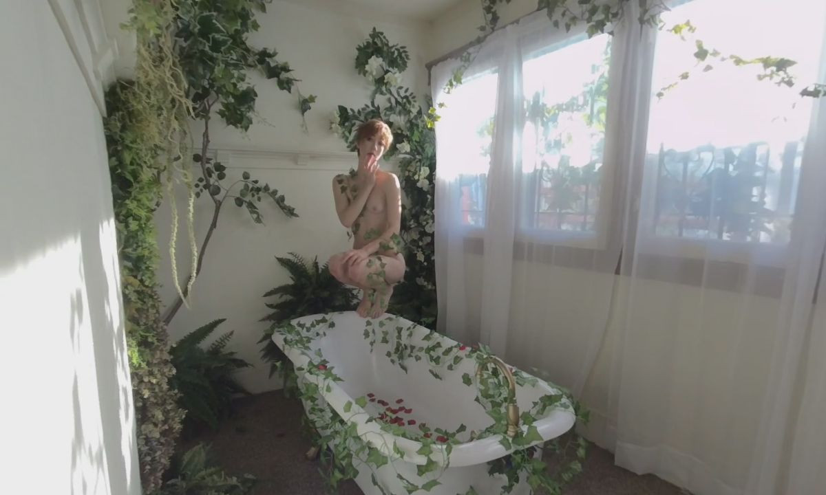 Garden Bath - Two Beautiful Babes Teasing 3D Porn Slideshow