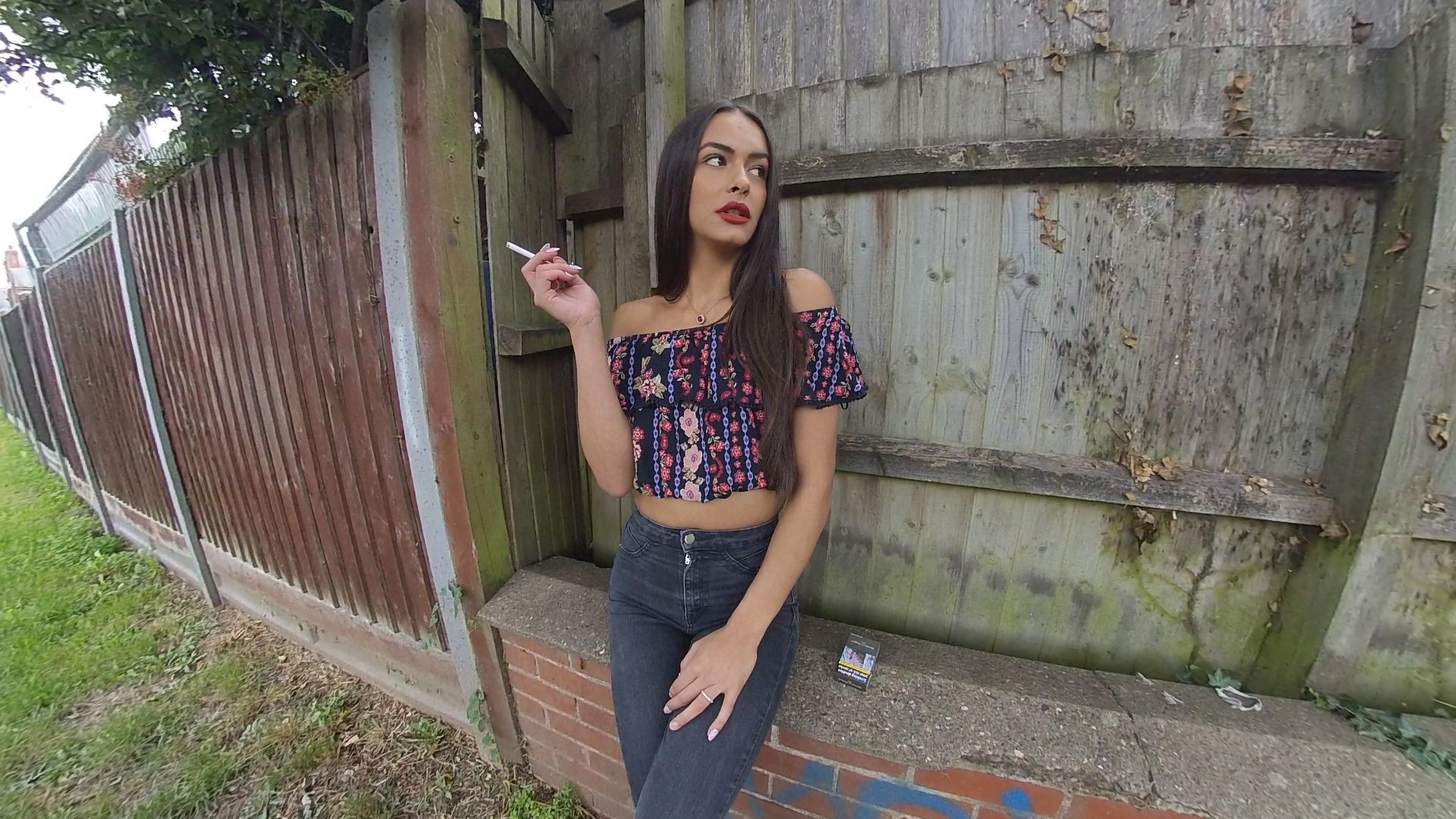 Kim Model - Dark Jeans; Brunette Amateur Smoking Non-Nude Slideshow