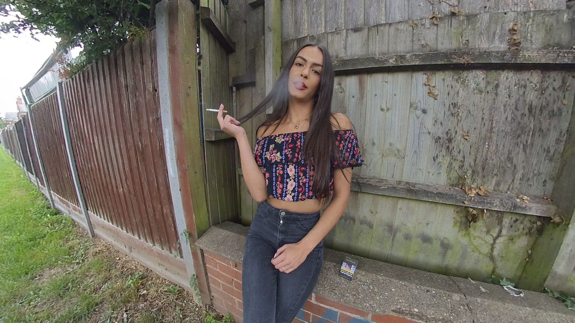 Kim Model - Dark Jeans; Brunette Amateur Smoking Non-Nude Slideshow