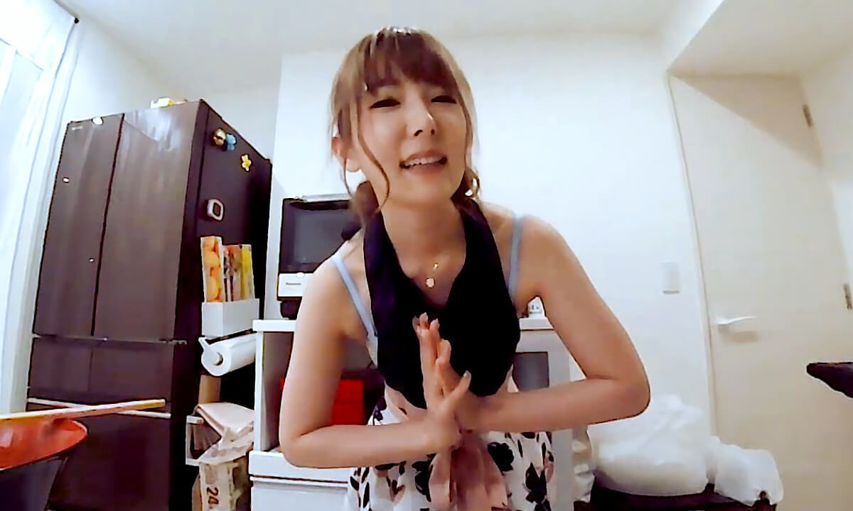 Yui Hatano's #Secret Vlog Day 5: Home Cooking in Underwear and an Apron! - JAV Idol Softcore Slideshow