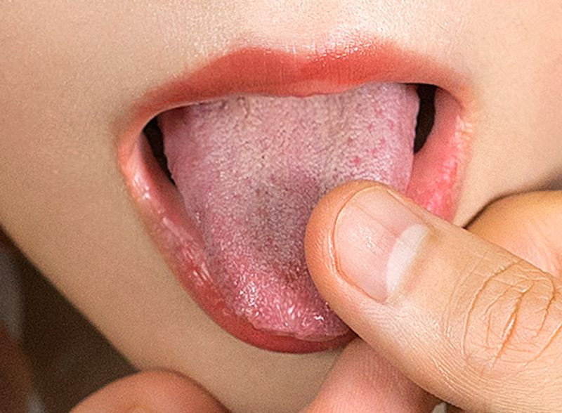 Mouth Gazing - Japanese Schoolgirl Mouth Fetish Slideshow
