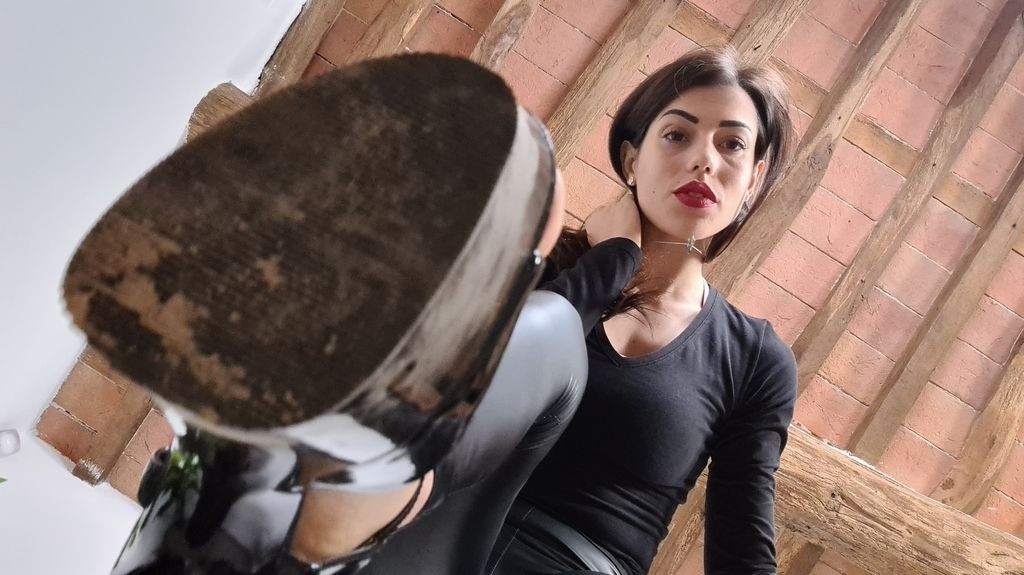 Wonderfully Gorgeous Petra Wants Her Servant To Lick The Dirty Soles Of Her Sexy Stilettos - Leg and Foot Fetish VR Slideshow