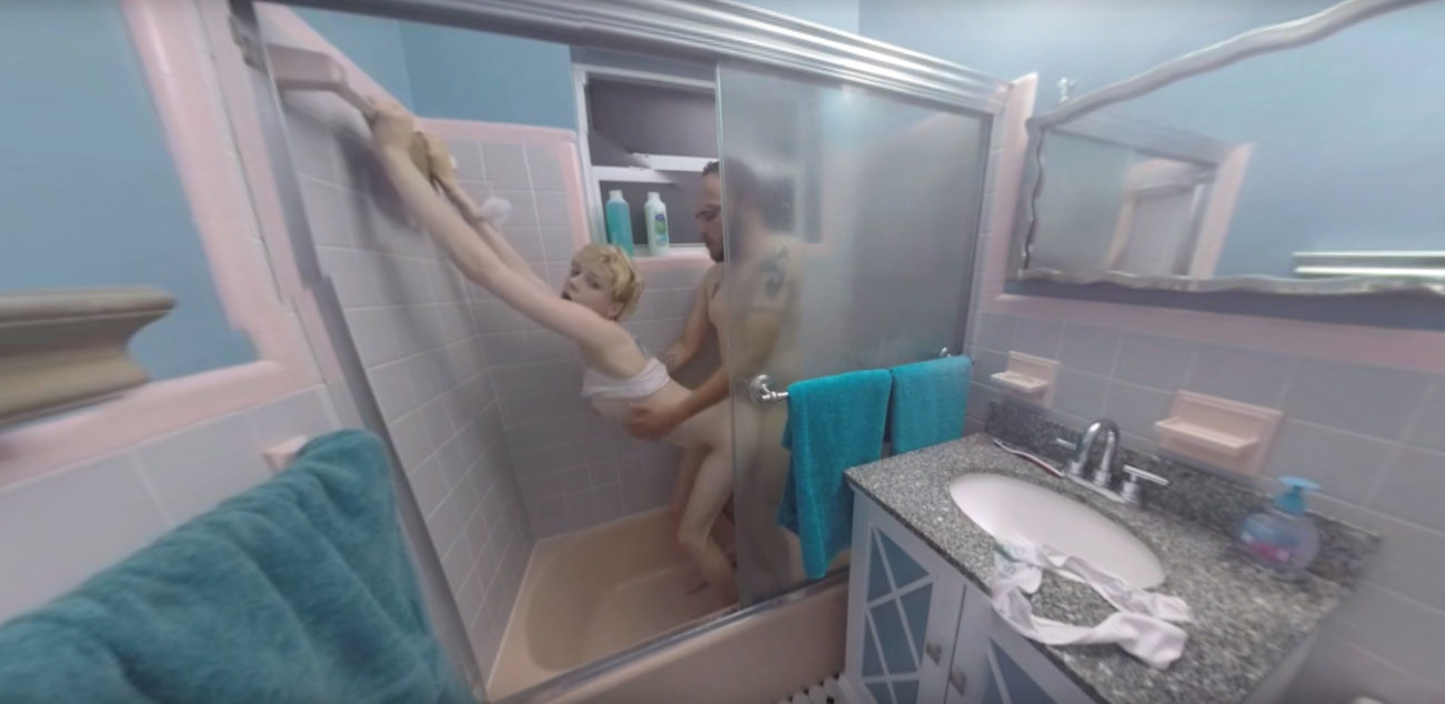 Blonde Fucks in the Shower - Petite Girl Gives Head Slideshow