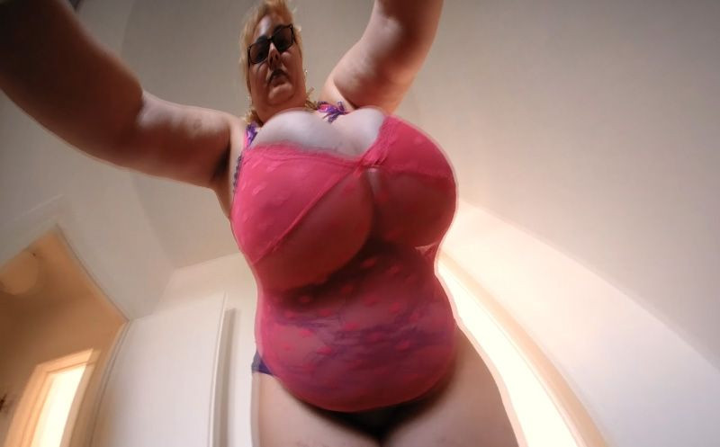 Miranda's Big Boobs from Below; Huge Tit BBW Slideshow
