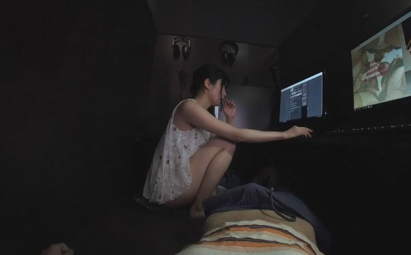 Covert Sex at Internet Cafe; Japanese Sex in Public Slideshow